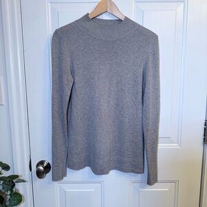 Old Navy Gray Women's Turtleneck Sweater